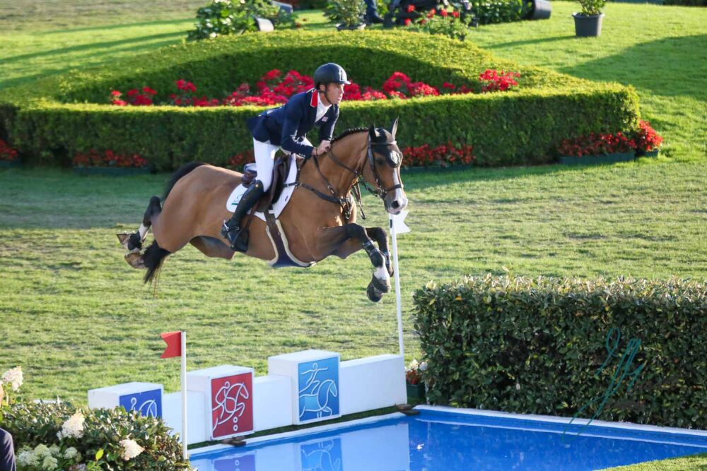 Scott Brash (GBR) mit Hello Jefferson im Mercedes Benz Nationenpreis